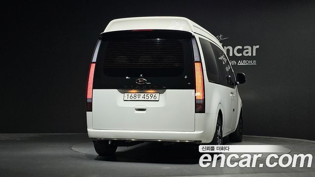 Hyundai Staria Lounge 7-Seater Limousine 2022 — фото 4