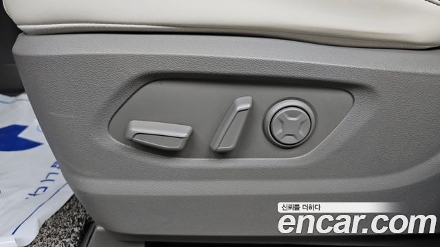 Hyundai Staria Lounge 7-Seater Limousine 2022 — фото 14