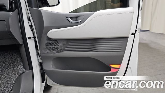 Hyundai Staria Lounge 7-Seater Limousine 2022 — фото 25