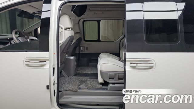 Hyundai Staria Lounge 7-Seater Limousine 2022 — фото 26