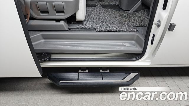 Hyundai Staria Lounge 7-Seater Limousine 2022 — фото 37