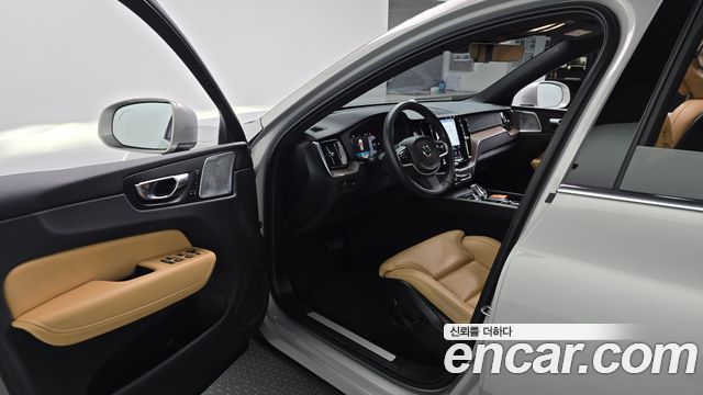 Volvo XC60 (II) B5 Inscription 2022 — фото 10