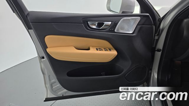 Volvo XC60 (II) B5 Inscription 2022 — фото 24