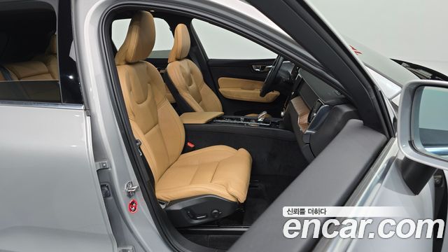 Volvo XC60 (II) B5 Inscription 2022 — фото 26