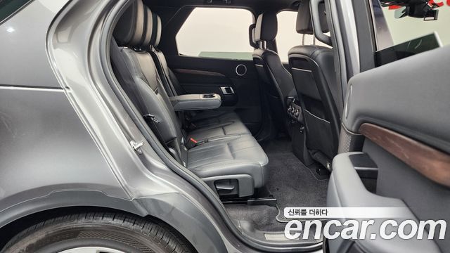 Land Rover Discovery 5 3.0 TD6 HSE 2018 — фото 11