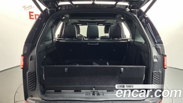 Land Rover Discovery 5 3.0 TD6 HSE 2018 — фото 16