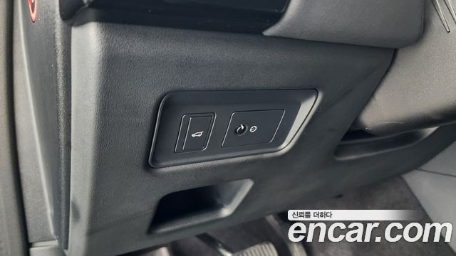 Land Rover Discovery 5 3.0 TD6 HSE 2018 — фото 19