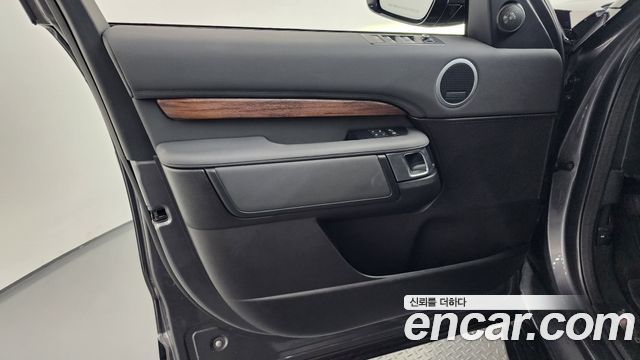 Land Rover Discovery 5 3.0 TD6 HSE 2018 — фото 24
