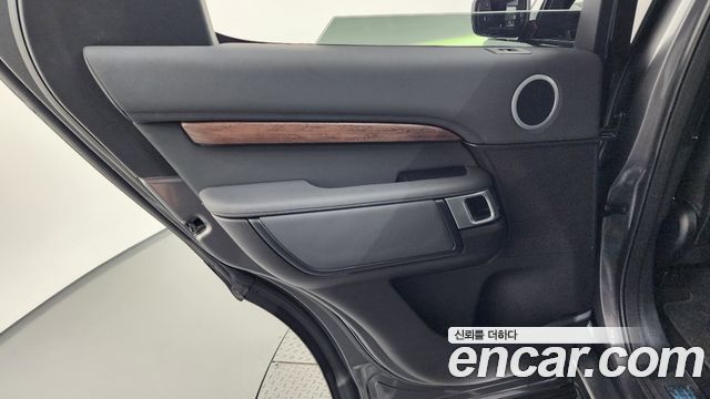 Land Rover Discovery 5 3.0 TD6 HSE 2018 — фото 25
