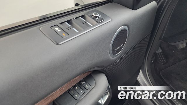 Land Rover Discovery 5 3.0 TD6 HSE 2018 — фото 27