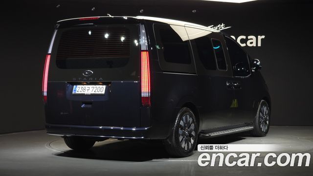 Hyundai Staria L3.5 Lounge 7-Seater Inspiration 2024 — фото 2