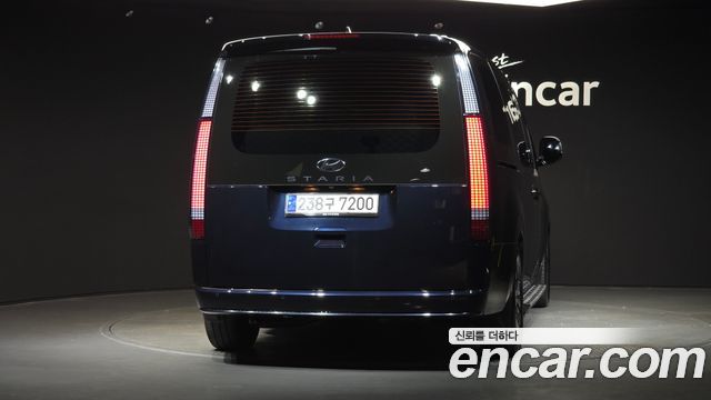 Hyundai Staria L3.5 Lounge 7-Seater Inspiration 2024 — фото 4