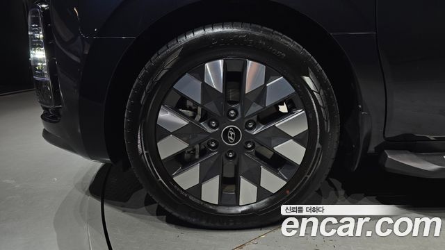 Hyundai Staria L3.5 Lounge 7-Seater Inspiration 2024 — фото 5