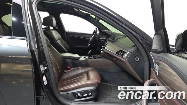BMW 5 Series (G30) 520i M Sport 2020 — фото 11