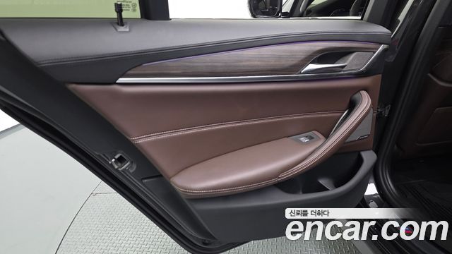 BMW 5 Series (G30) 520i M Sport 2020 — фото 25