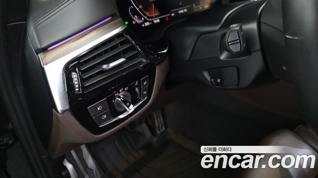 BMW 5 Series (G30) 520i M Sport 2020 — фото 27