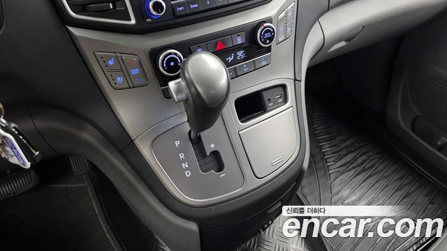 Hyundai Grand Starex Wagon 12-Seater Modern 2020 — фото 9