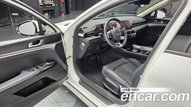 Kia K5 (III) 2.0 Prestige 2025 — фото 10