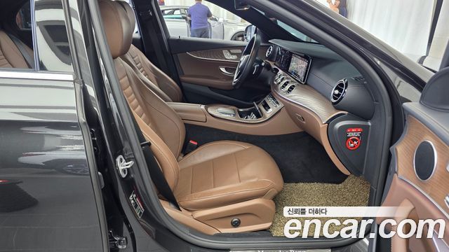 Mercedes-Benz E-Class (W213) E220d 4MATIC Exclusive 2021 — фото 11