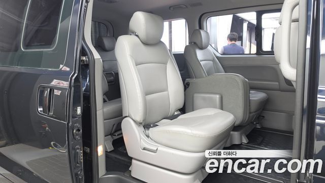 Hyundai Grand Starex Wagon 12-Seater Modern 2020 — фото 16
