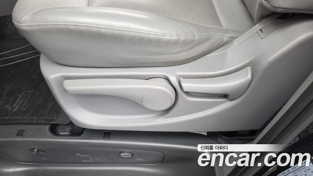 Hyundai Grand Starex Wagon 12-Seater Modern 2020 — фото 37