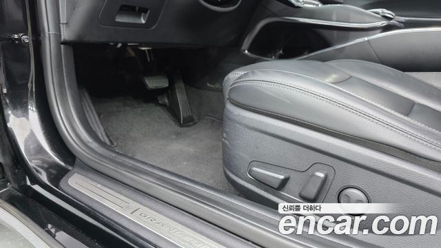 Hyundai Grandeur (IG) 2.5 Premium 2022 — фото 17