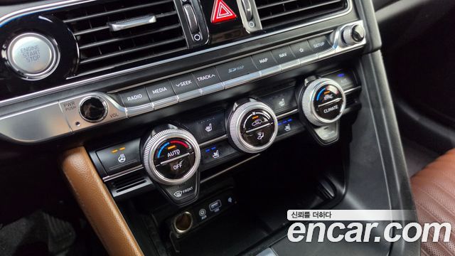 Genesis G70 2.0T Supreme 2018 — фото 24