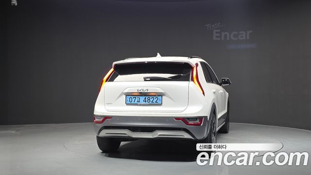 Kia Niro EV Earth 2024 — фото 4