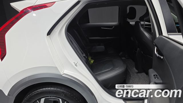 Kia Niro EV Earth 2024 — фото 11