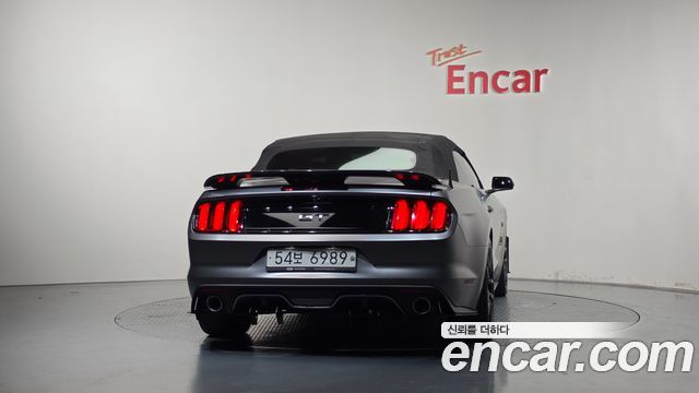 Ford Mustang GT Convertible 2015 — фото 4