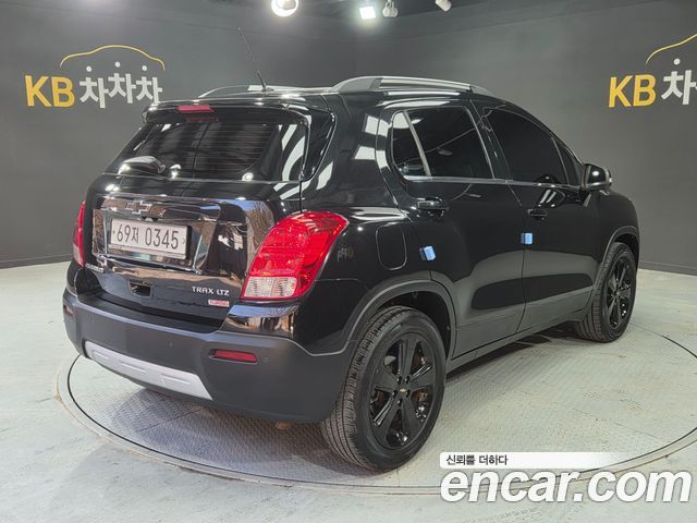 Chevrolet Trax 1.4 Perfect Black 2016 — фото 4