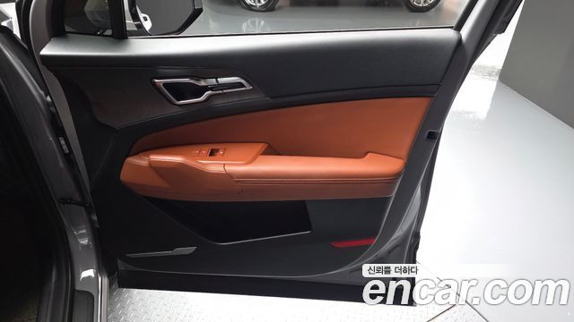 Kia Sportage (V) Gasoline 1.6 Turbo 2WD Signature 2025 — фото 24