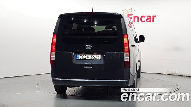 Hyundai Staria Tourer 11-Seater Smart 2022 — фото 4