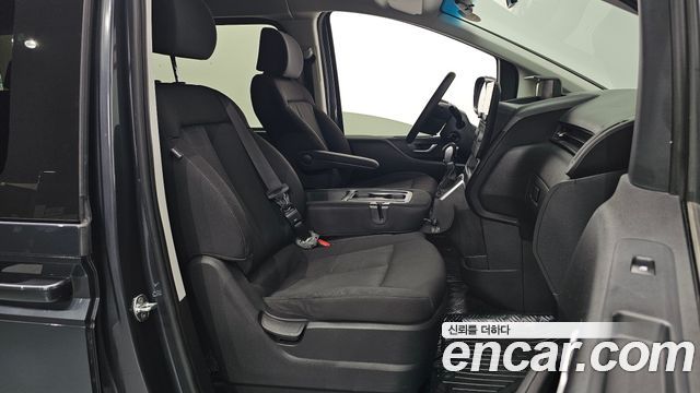 Hyundai Staria Tourer 11-Seater Smart 2022 — фото 10