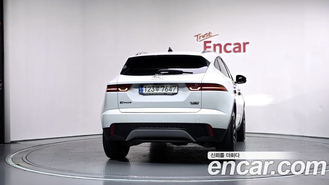 Jaguar E-PACE D180 SE 2020 — фото 4