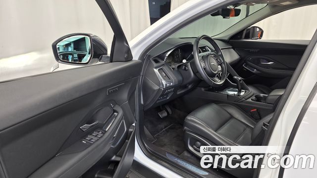 Jaguar E-PACE D180 SE 2020 — фото 10