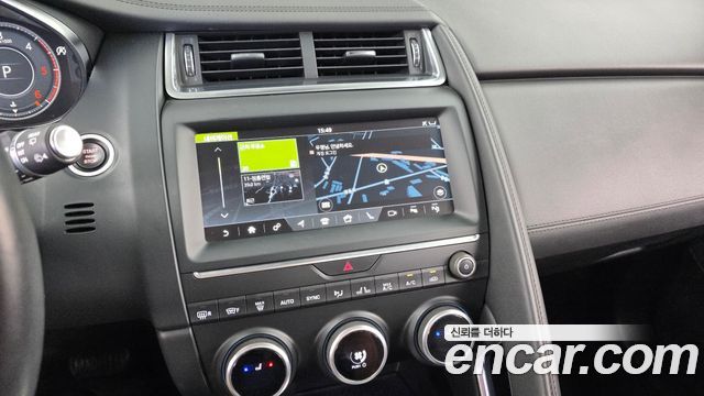 Jaguar E-PACE D180 SE 2020 — фото 13