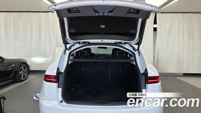 Jaguar E-PACE D180 SE 2020 — фото 20