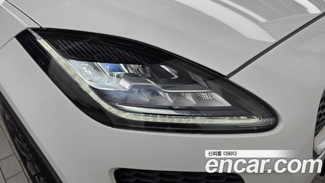 Jaguar E-PACE D180 SE 2020 — фото 22