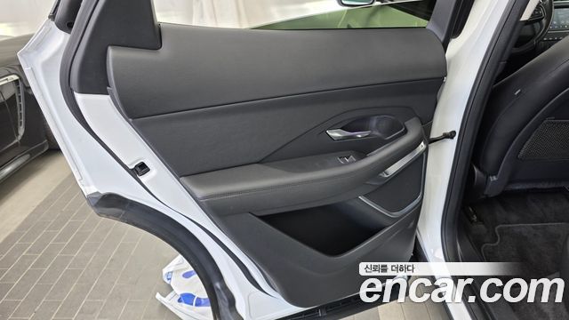 Jaguar E-PACE D180 SE 2020 — фото 25