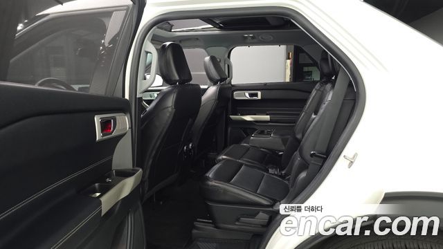 Ford Explorer (VI) 2.3 LimIted 4WD 2021 — фото 11