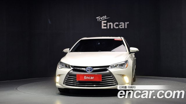 Toyota Camry Hybrid XLE 2016 — фото 3
