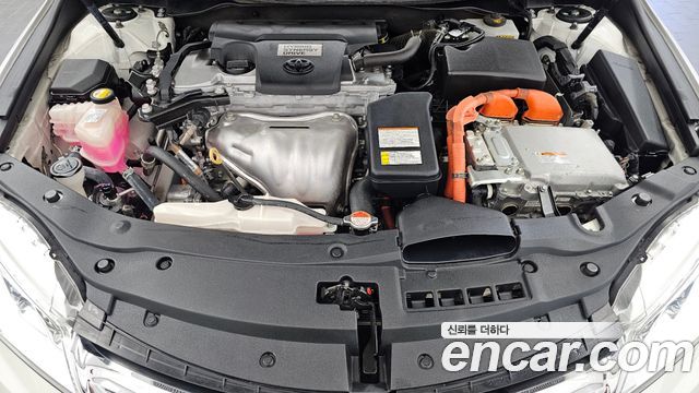 Toyota Camry Hybrid XLE 2016 — фото 6