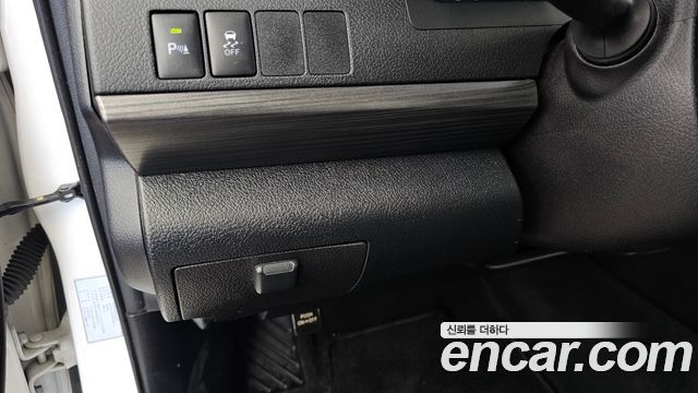 Toyota Camry Hybrid XLE 2016 — фото 27