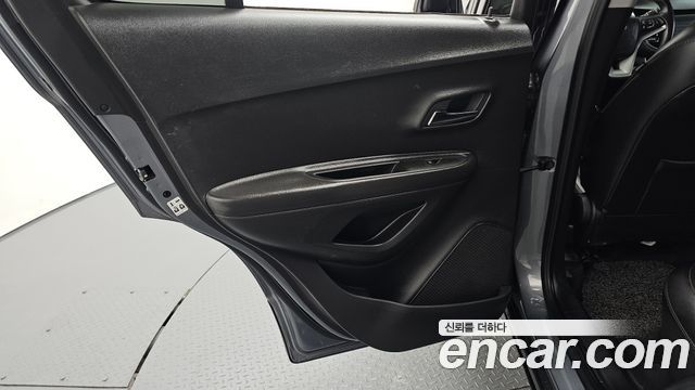 Chevrolet Trax 1.4 Premier 2019 — фото 25