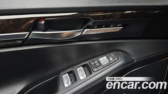 Genesis G90 3.8 Luxury 2019 — фото 30