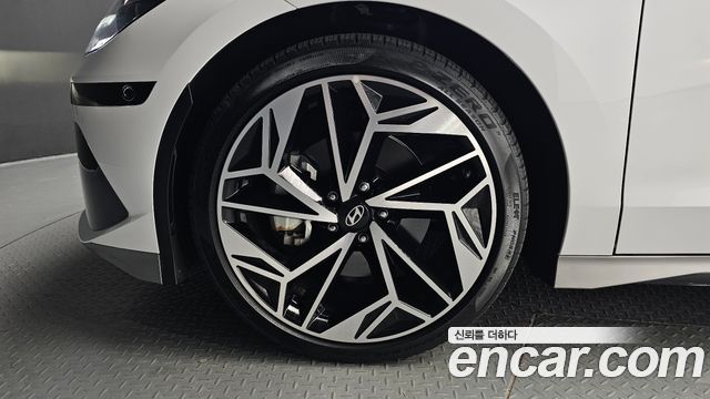 Hyundai Ioniq 6 Long Range Exclusive + 2023 — фото 5