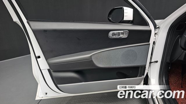 Hyundai Ioniq 6 Long Range Exclusive + 2023 — фото 24