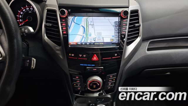 KG Mobility (SsangYong) Tivoli TX 2WD 2016 — фото 14