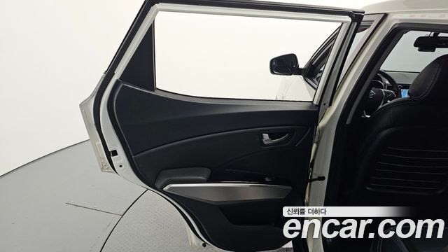 KG Mobility (SsangYong) Tivoli TX 2WD 2016 — фото 25